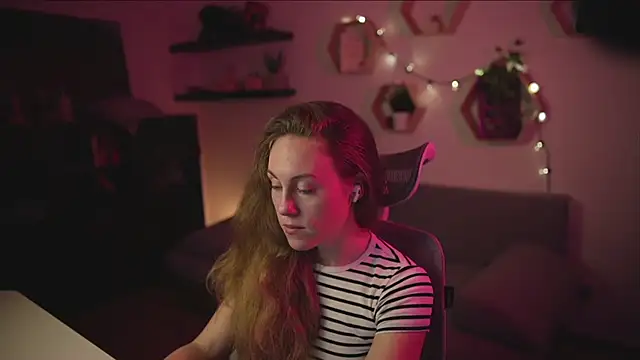 Snapshot of Berberis__Silene chatting on October 12, 2025, 4:30 pm Berberis Silene online show from October 12, 2025, 4:30 pm