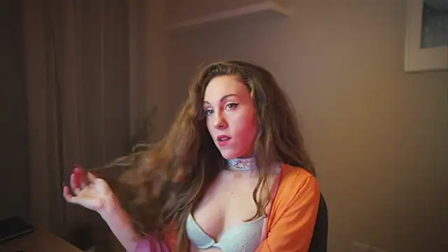 Snapshot of Berberis__Silene chatting on November 3, 2025, 7:28 pm Berberis Silene online show from November 3, 2025, 7:28 pm