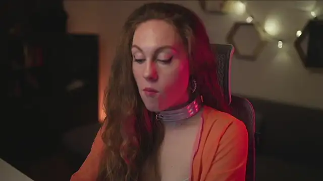 Snapshot of Berberis__Silene chatting on September 19, 2025, 6:34 pm Berberis Silene online show from September 19, 2025, 6:34 pm