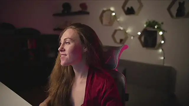 Snapshot of Berberis__Silene chatting on October 5, 2025, 8:10 pm Berberis Silene online show from October 5, 2025, 8:10 pm