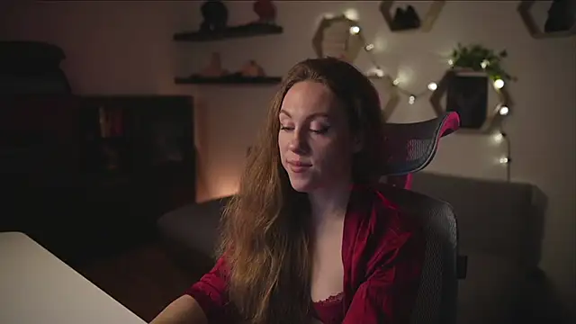 Snapshot of Berberis__Silene chatting on October 8, 2025, 6:19 pm Berberis Silene online show from October 8, 2025, 6:19 pm