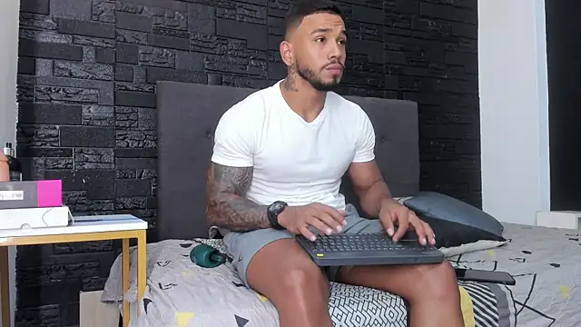 Snapshot of bruno_miller_ chatting on September 13, 2025, 9:26 pm bruno miller online show from September 13, 2025, 9:26 pm