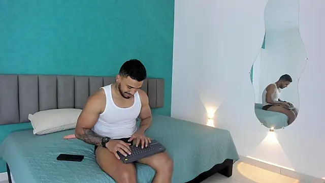 Snapshot of bruno_miller_ chatting on March 19, 2025, 9:27 pm bruno miller online show from March 19, 2025, 9:27 pm