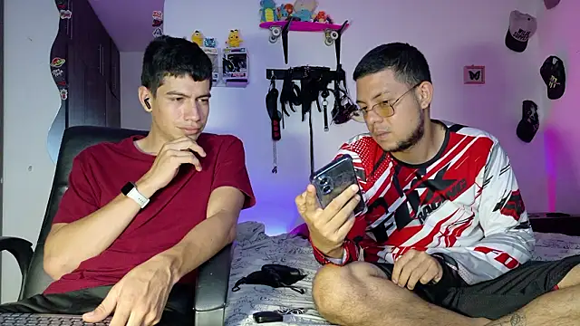 Snapshot of Nymphobuddies chatting on March 2, 2026, 5:42 pm Nymphobuddies online show from March 2, 2026, 5:42 pm