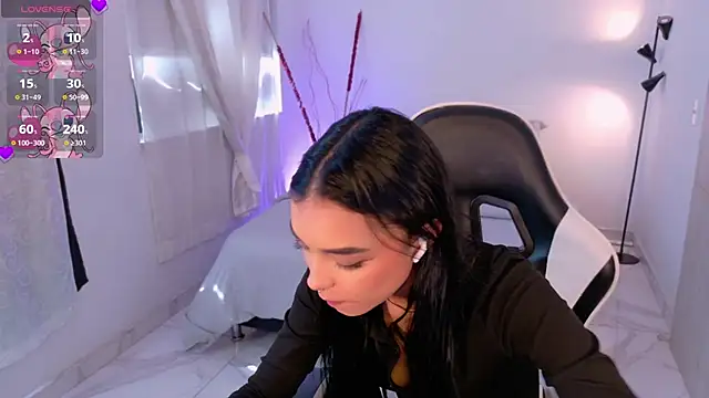 Snapshot of AnabelWolf chatting on December 4, 2025, 4:17 pm AnabelWolf online show from December 4, 2025, 4:17 pm