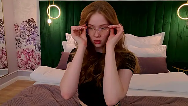 MichelleReid online show from March 11, 2025, 9:13 am