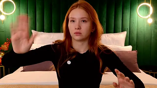 MichelleReid online show from October 16, 2025, 3:04 am