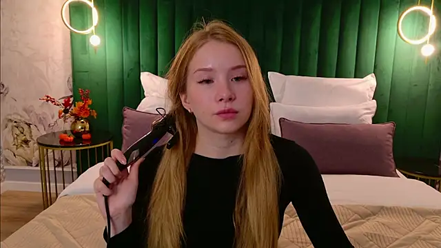 MichelleReid online show from September 25, 2025, 3:12 am