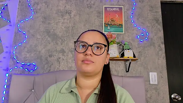 Victoria Ponce1 online show from October 9, 2025, 1:22 pm