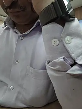 samee00721 online show from April 13, 2026, 11:03 am