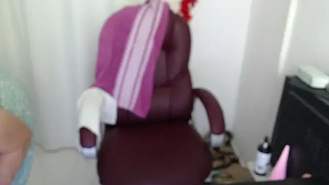 Xileny-Halliwey online show from April 11, 2026, 10:57 pm