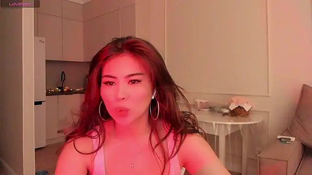 may mia online show from April 28, 2026, 5:06 pm