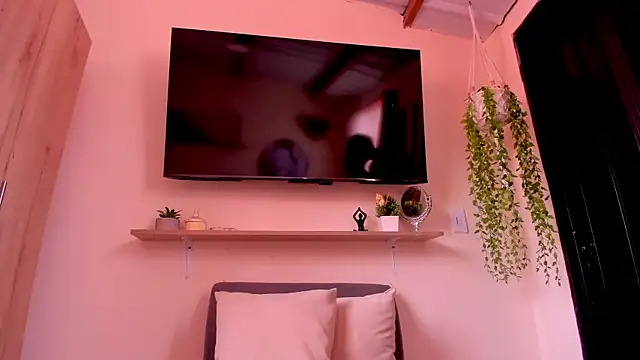 Snapshot of sofiaVelez01 chatting on April 28, 2026, 4:22 pm sofiaVelez01 online show from April 28, 2026, 4:22 pm