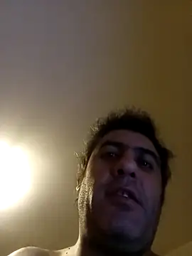 Snapshot of couple25252 chatting on February 8, 2026, 6:22 am couple25252 online show from February 8, 2026, 6:22 am