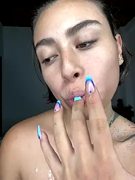 Franchesca De Luca online show from December 16, 2025, 3:11 am