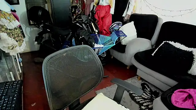 dirtyvalentina4u online show from February 7, 2025, 1:04 am