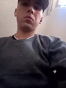 EE9EE9 online show from November 29, 2025, 5:13 pm