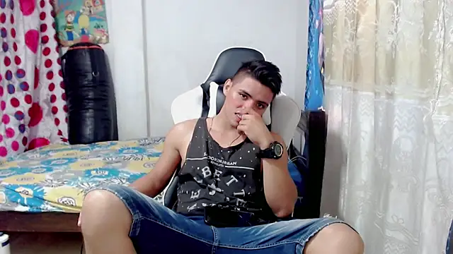 danilo302209 online show from January 24, 2025, 2:51 pm