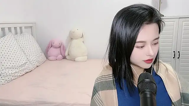 XINXINh online show from December 17, 2024, 5:51 am