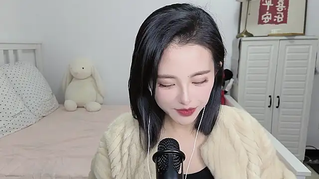 XINXINh online show from December 20, 2024, 7:55 am