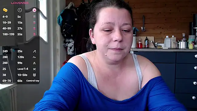 KasiaPrivat online show from November 18, 2025, 8:17 am