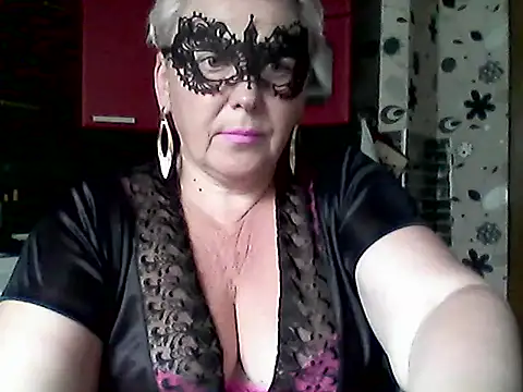 Snapshot of Lisa_Suzie chatting on June 16, 2026, 8:14 am Lisa Suzie online show from June 16, 2026, 8:14 am