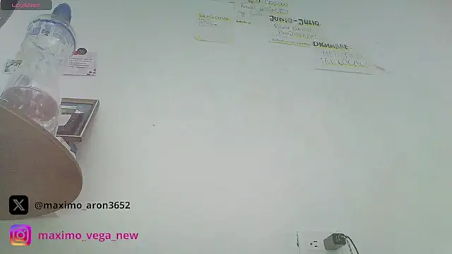 Snapshot of maximo_vega_newv chatting on November 26, 2025, 9:37 pm maximo vega newv online show from November 26, 2025, 9:37 pm