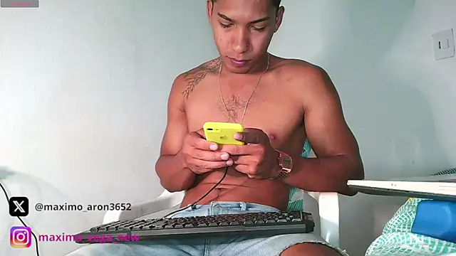 Snapshot of maximo_vega_newv chatting on November 17, 2025, 3:38 pm maximo vega newv online show from November 17, 2025, 3:38 pm