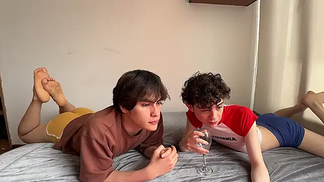 mapleg online show from November 29, 2025, 7:36 pm