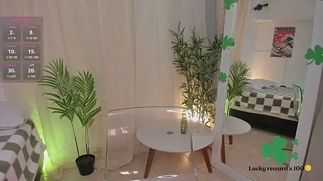 Lia Sweett  online show from March 17, 2026, 4:32 pm