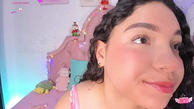 amandalee01 online show from December 14, 2025, 7:41 pm