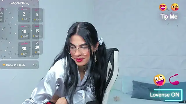 stephanya  online show from February 21, 2025, 6:29 am