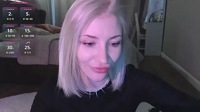 alexa novak online show from October 13, 2025, 2:24 am