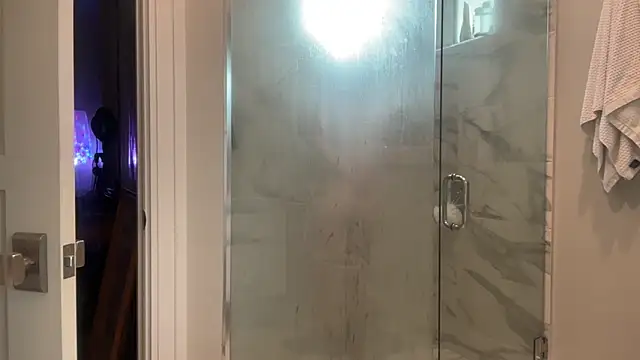 69woodinson online show from December 21, 2025, 2:19 pm