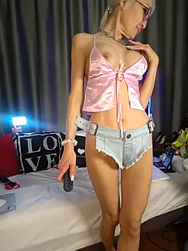 Milforja online show from April 5, 2026, 2:24 pm