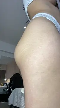 Snapshot of SHARONN____ chatting on February 16, 2026, 4:11 am SHARONN online show from February 16, 2026, 4:11 am