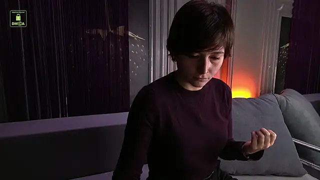 Ishtar Divine online show from November 14, 2025, 10:41 am