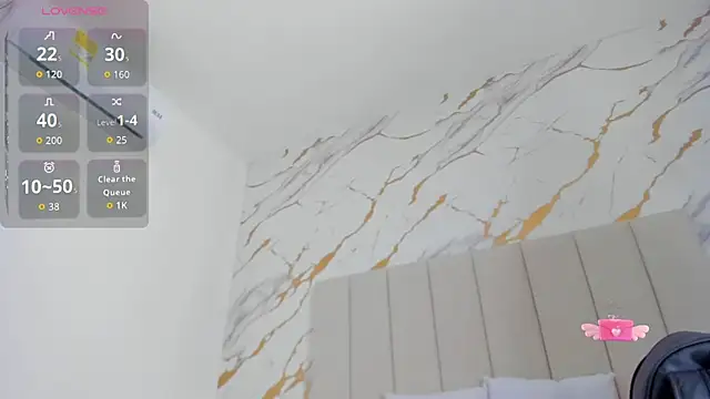 aggy castel online show from April 14, 2026, 3:39 pm