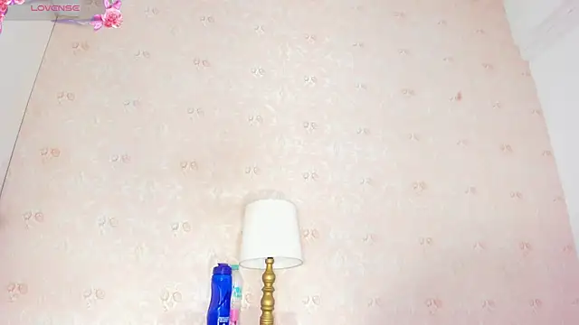 SARA COLLIINS  online show from September 12, 2025, 7:57 pm