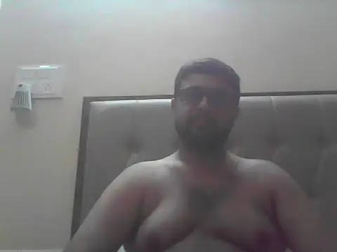 SexyyMotaLund57 online show from February 13, 2026, 2:28 pm