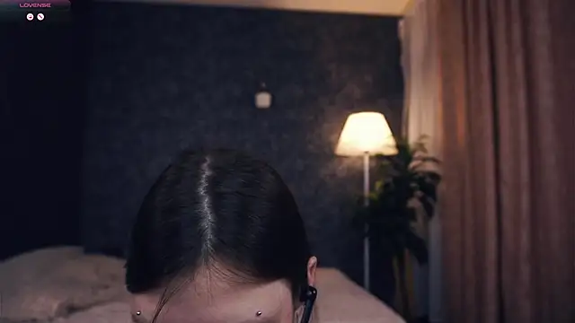 MoiraHavins online show from November 15, 2025, 5:11 am