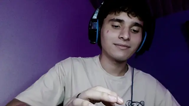 Snapshot of Charley_quin chatting on September 9, 2025, 3:05 am Charley quin online show from September 9, 2025, 3:05 am