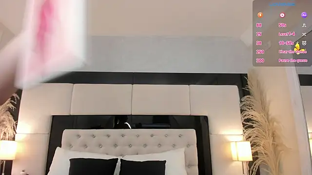 CarlaRossi  online show from October 2, 2025, 7:39 pm