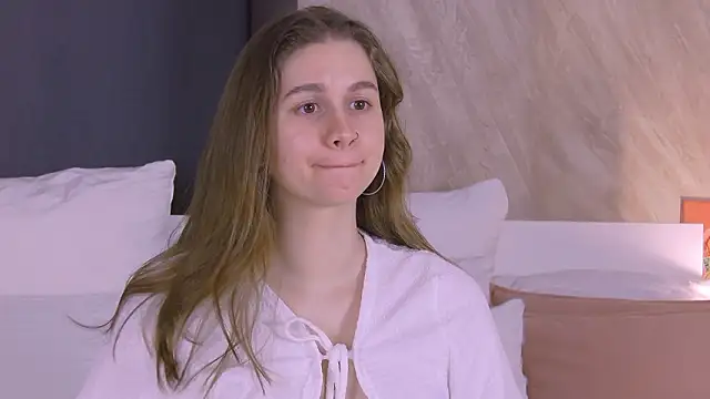 EllieHayes online show from March 14, 2026, 8:59 pm