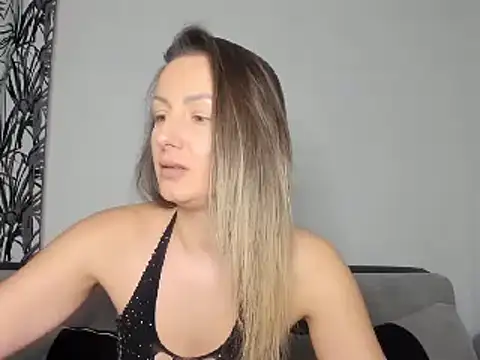 Snapshot of AudreyJoy chatting on February 16, 2025, 1:14 am AudreyJoy online show from February 16, 2025, 1:14 am