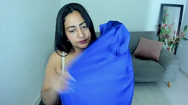 Adele Sweett online show from November 8, 2025, 10:30 am