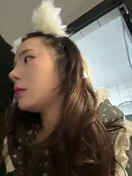 ChuChu1991 online show from December 17, 2025, 4:39 am