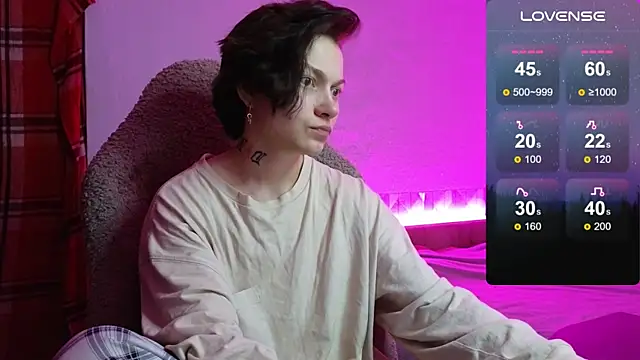 esajukyy online show from October 29, 2025, 5:01 pm