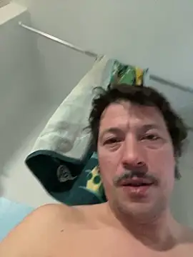 Snapshot of zenzero87 chatting on February 20, 2025, 4:58 pm zenzero87 online show from February 20, 2025, 4:58 pm