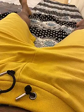 Snapshot of Lahcene chatting on November 6, 2025, 6:23 pm Lahcene online show from November 6, 2025, 6:23 pm